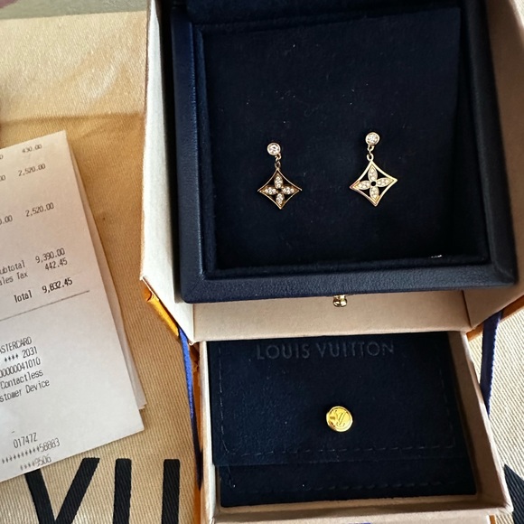 Authentic Louis Vuitton Idylle Blossom Diamond Earrings Yellow Gold - Picture 3 of 12